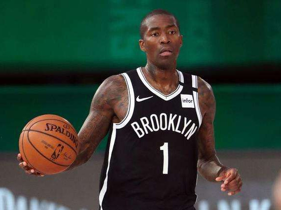 卡帅：布翁焦尔诺为现役意大利队最佳后卫，他控球能力很出色（卡帅：布翁焦尔诺是当今意大利队最强后卫，控球能力出众）