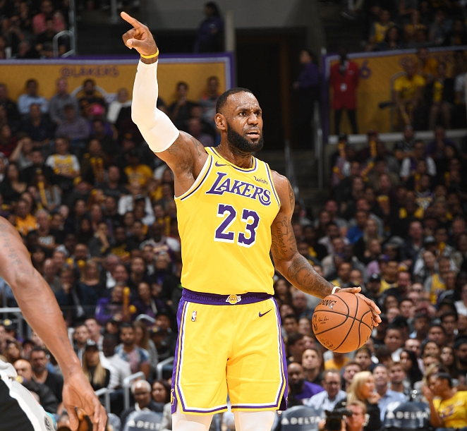 巴萨vs法兰克福首发：亚马尔、莱万出战，拉什福德替补（巴萨对法兰克福首发公布：亚马尔、莱万先发，拉什福德替补）